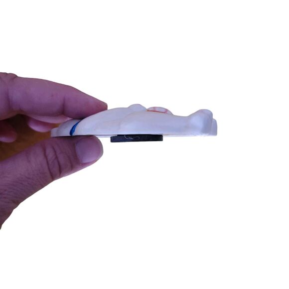 Vintage Wal-Mart Clay Bear with fish refrigerator magnet - Picture 3 of 3